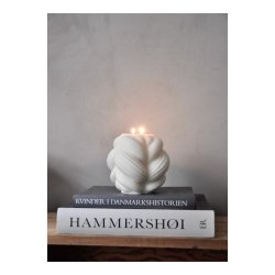 Swirl twisted candle